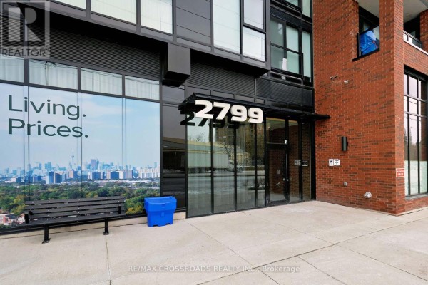 Living room - 628 - 2799 Kingston Road, Toronto, ON M1M1N1 Photo 3