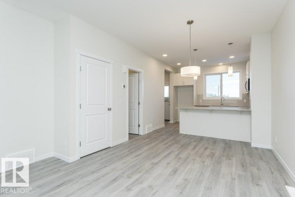 Primary Bedroom - 6281 175a Av Nw, Edmonton, AB T5Y4A5 Photo 4