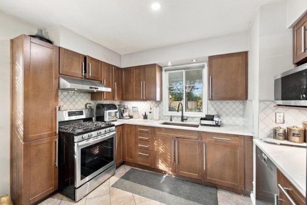 6284 Morgan Place, Surrey, BC V3S5B9 Photo 4