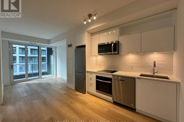 Living room - 629 - 60 Princess Street, Toronto, ON M5A2C7 Photo 3