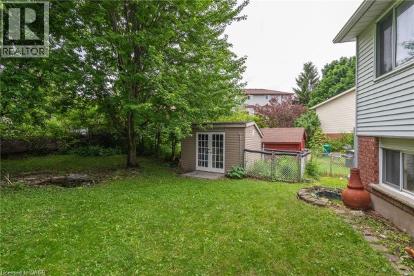 4pc Bathroom - 629 Settlersfield Court Unit# B, Waterloo, ON N2T2K6 Photo 5