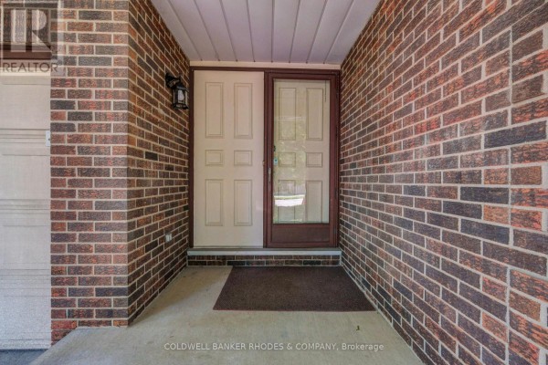 6290 Fortune Drive, Ottawa, ON K1C2B1 Photo 2