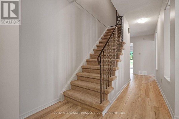 6290 Fortune Drive, Ottawa, ON K1C2B1 Photo 3