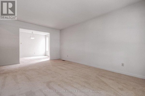 6290 Fortune Drive, Ottawa, ON K1C2B1 Photo 4