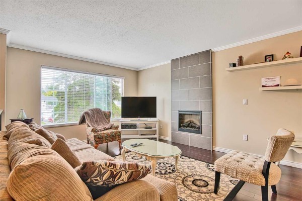 6297 172a Street, Surrey, BC V3S6V4 Photo 2