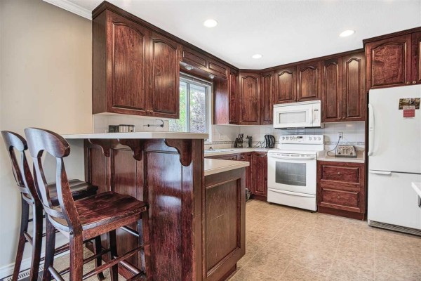 6297 172a Street, Surrey, BC V3S6V4 Photo 4