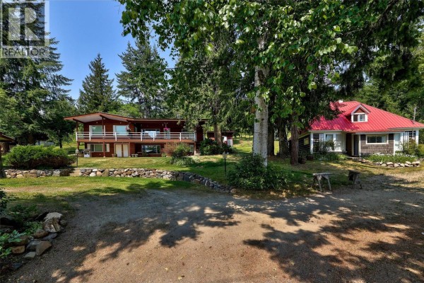 2pc Bathroom - 6297 Squilax-anglemont Road, Magna Bay, BC V0E1M7 Photo 5