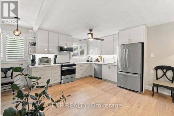Kitchen - 63 - 2145 Sherobee Road, Mississauga, ON L5A3G8 Photo 3