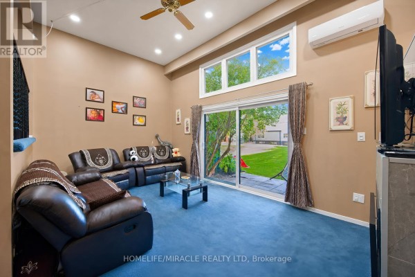 Primary Bedroom - 63 - 63 Mccallum Court, Brampton, ON L6W3M4 Photo 4