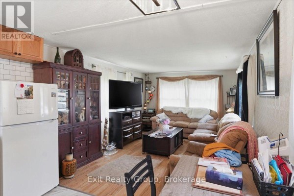 Primary Bedroom - 63 - 63 Whites Road, Quinte West, ON K8V5P5 Photo 4