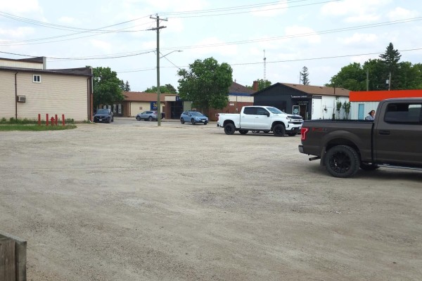 63-2nd St./ 17 Park Avenue, Lac Du Bonnet, MB R0E1A0 Photo 5