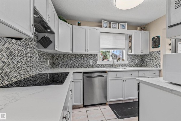 Family room - #63 501 Youville Dr E Nw, Edmonton, AB T6L6T8 Photo 4