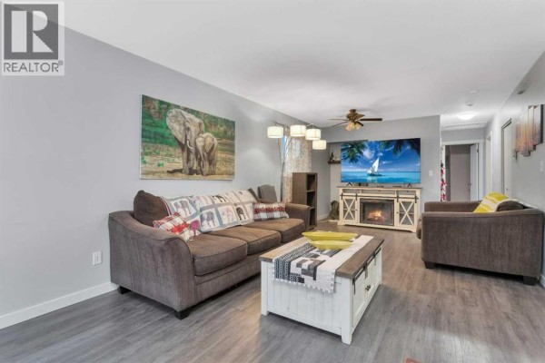 Dining room - 63 Elder Street, Red Deer, AB T4R2C6 Photo 5