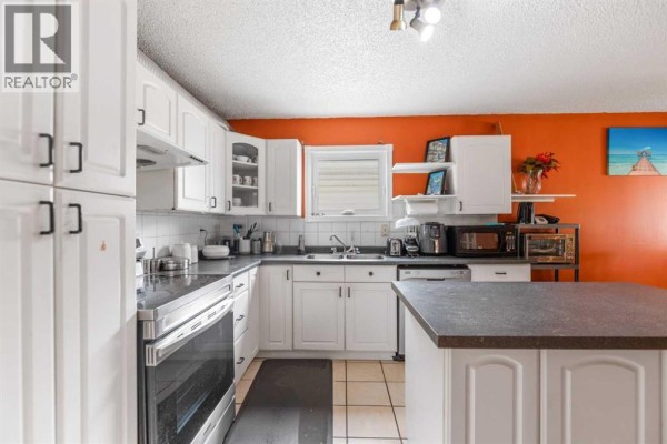 Dining room - 63 Faldale Close Ne, Calgary, AB T3J1V9 Photo 5