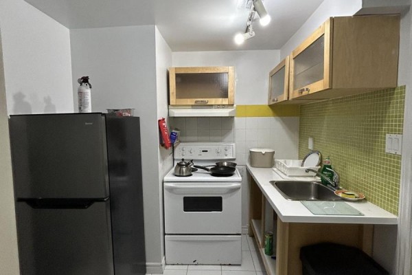 63 Hilton Avenue, Toronto, ON M5R3E5 Photo 4