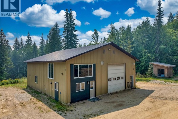 Kitchen - 63 Libich Road, Salmon Arm, BC V1E2Y1 Photo 3