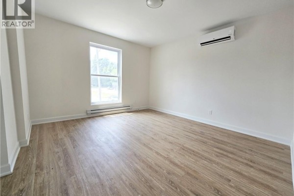 63 Main Street E Unit# 2, Grimsby, ON, photo 2