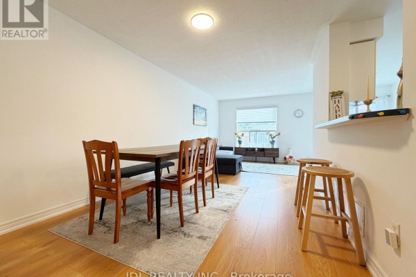Dining room - 63 Peninsula Crescent, Richmond Hill, ON L4S1V1 Photo 2