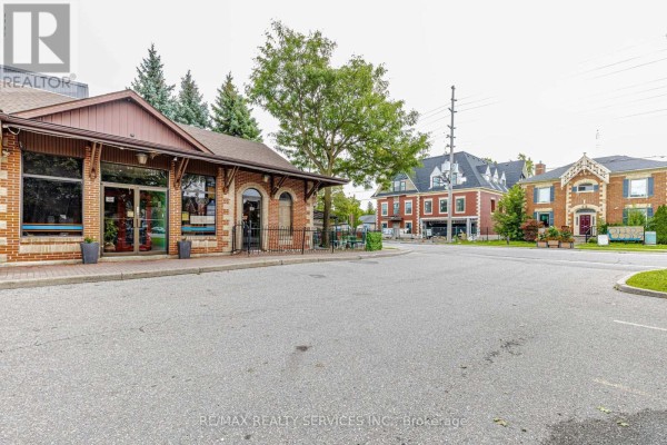 63 Queen Street S, Mississauga, ON L5M3S9 Photo 2