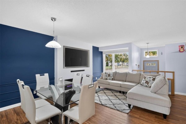 Living room - 63 Rothshire Place, Winnipeg, MB R2C5E1 Photo 3