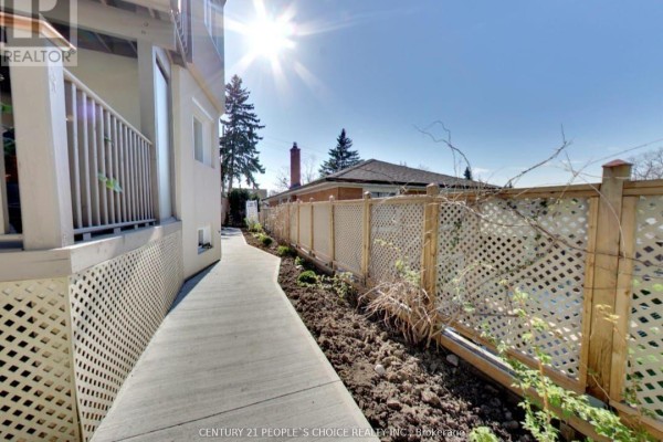 63 Stephen Drive, Toronto, ON, photo 2