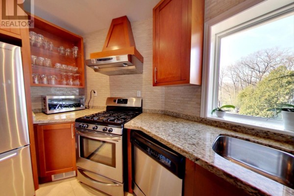 63 Stephen Drive, Toronto, ON, photo 3