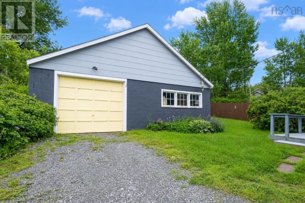 3pc Bathroom - 63 Sutherland Street, Sydney, NS B1P2X1 Photo 4