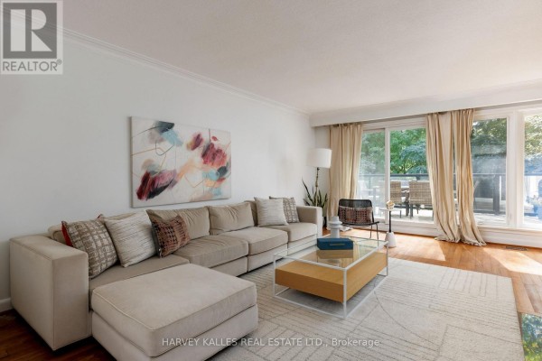 Dining room - 63 Twyford Road, Toronto, ON M9A1W5 Photo 5