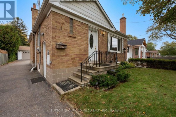 Living room - 63 Westhead Road, Toronto, ON M8W4S2 Photo 2