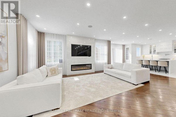 Family room - 63 Willett Crescent, Richmond Hill, ON L4C7W2 Photo 5