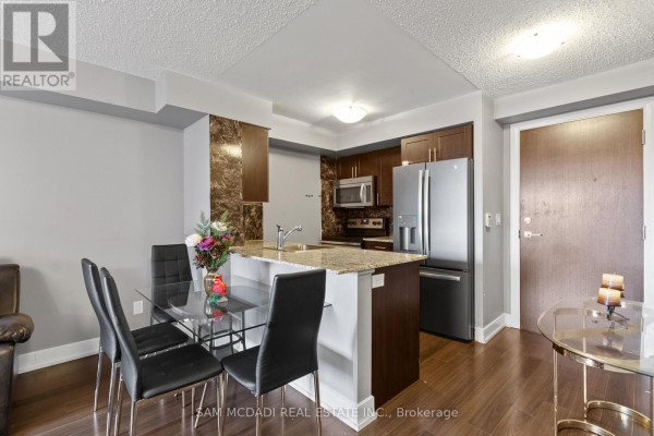 Primary Bedroom - 630 - 2 Eva Road, Toronto, ON M9C0A9 Photo 3