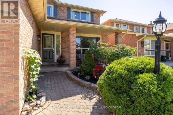 Kitchen - 630 Cognac Crescent, Pickering, ON L1X1L9 Photo 4
