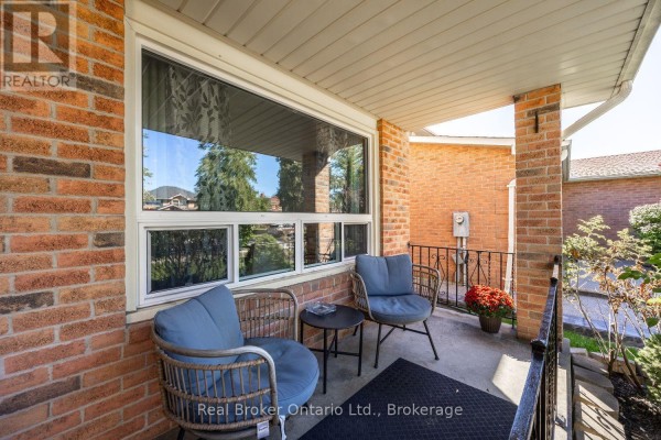 Family room - 630 Cognac Crescent, Pickering, ON L1X1L9 Photo 5