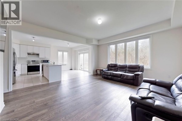 Eat in kitchen - 630 Lemay Grove, Peterborough, ON K9K0G9 Photo 4