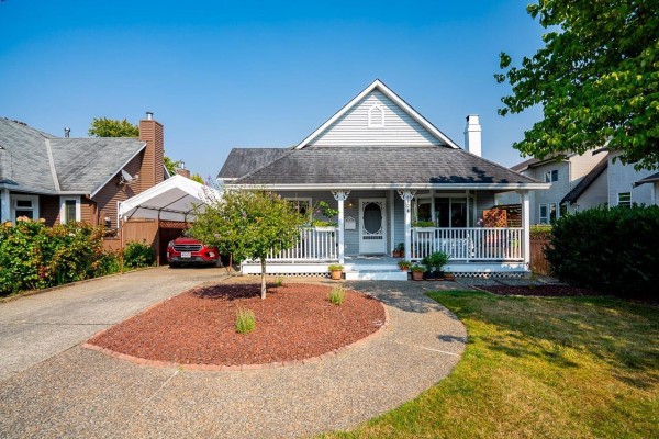 6304 135a Street, Surrey, BC V3X1J7 Photo 2