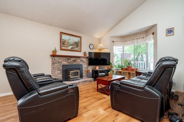 6304 135a Street, Surrey, BC V3X1J7 Photo 4