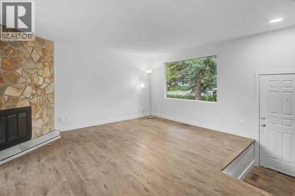 4pc Bathroom - 6304 28 Avenue Ne, Calgary, AB T1K4K7 Photo 2