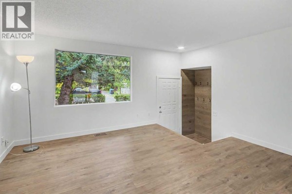 Bedroom - 6304 28 Avenue Ne, Calgary, AB T1K4K7 Photo 3