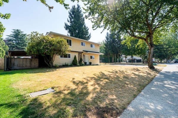 6304 Sundance Drive, Surrey, BC V3S8A9 Photo 3