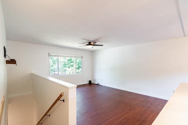 6304 Sundance Drive, Surrey, BC V3S8A9 Photo 5