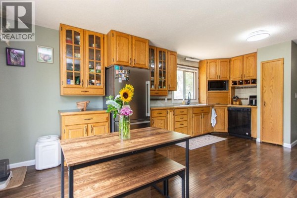 6308 61 Avenue, Red Deer, AB, photo 2