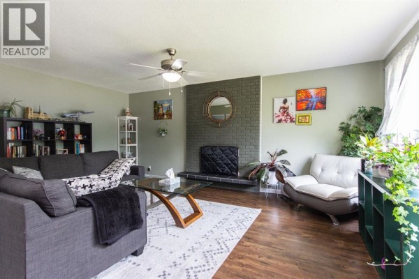 Primary Bedroom - 6308 61 Avenue, Red Deer, AB T4N5R8 Photo 4