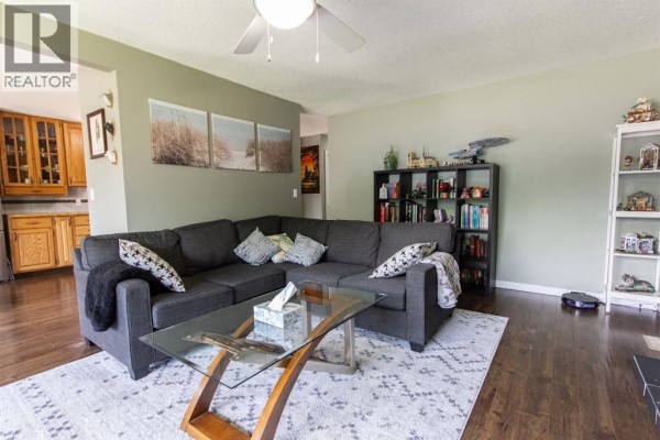 Bedroom - 6308 61 Avenue, Red Deer, AB T4N5R8 Photo 5