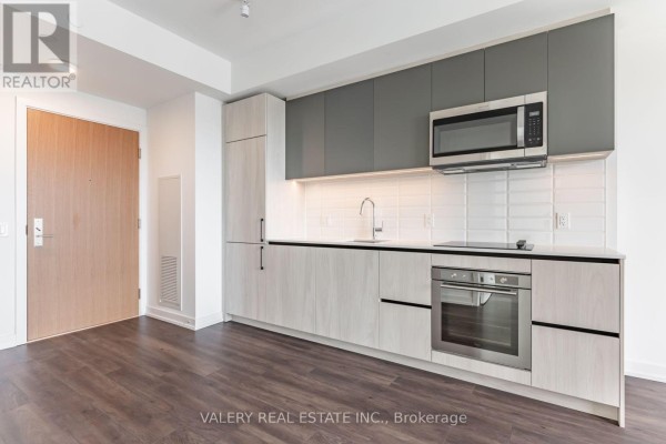 631 - 150 Logan Avenue, Toronto, ON M4M0E4 Photo 3