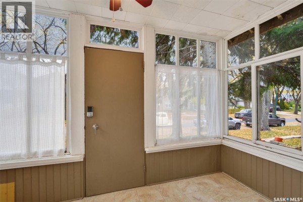 Dining room - 631 7th Street E, Saskatoon, SK S7X0X8 Photo 3