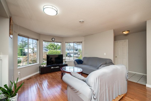 6310 171 Street, Surrey, BC V3S7K4 Photo 4