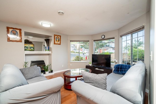 6310 171 Street, Surrey, BC V3S7K4 Photo 5