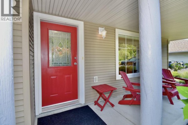 6315 Tower Road, Sechelt, BC V7Z0T7 Photo 3