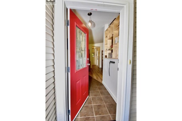 6315 Tower Road, Sechelt, BC V7Z0T7 Photo 4
