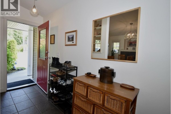 6315 Tower Road, Sechelt, BC V7Z0T7 Photo 5
